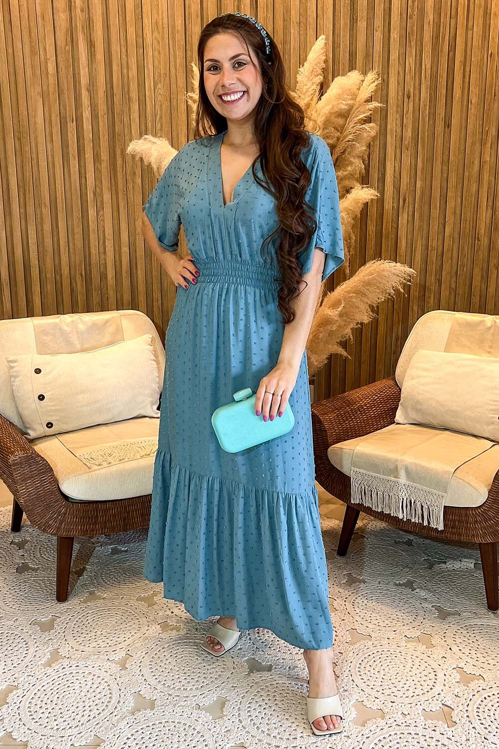 Vestido Carol Camila Comprimento Midi Em Viscose Textura Pipoca Com Elástico Na Cintura Cor Azul Grisaceo